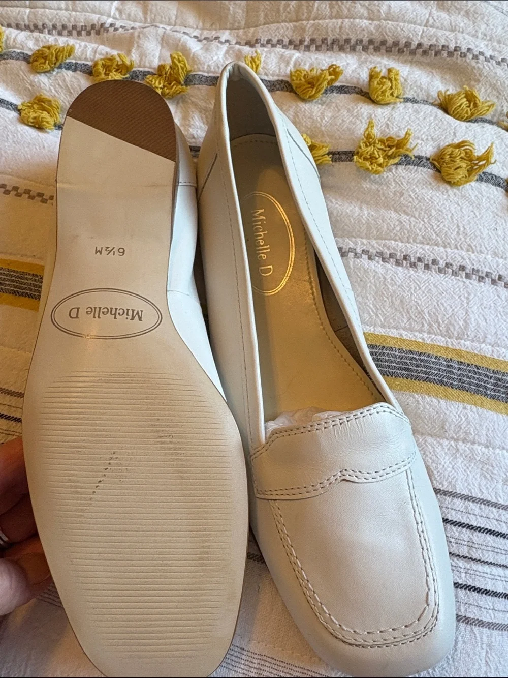 Michelle D white flats